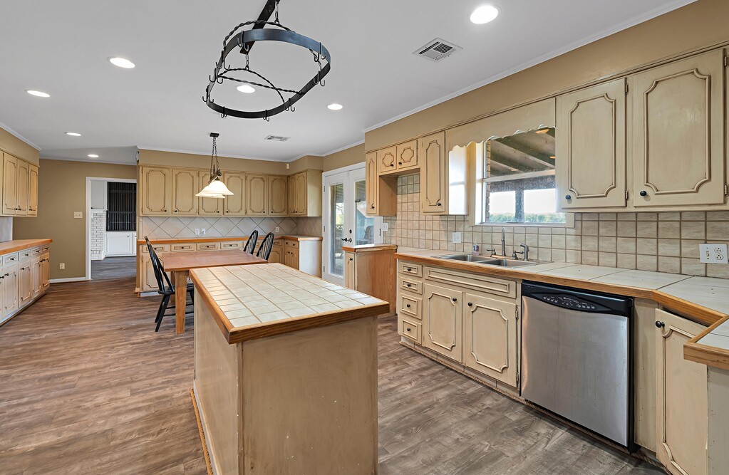 596 Saffle Road Robinson TX 76706