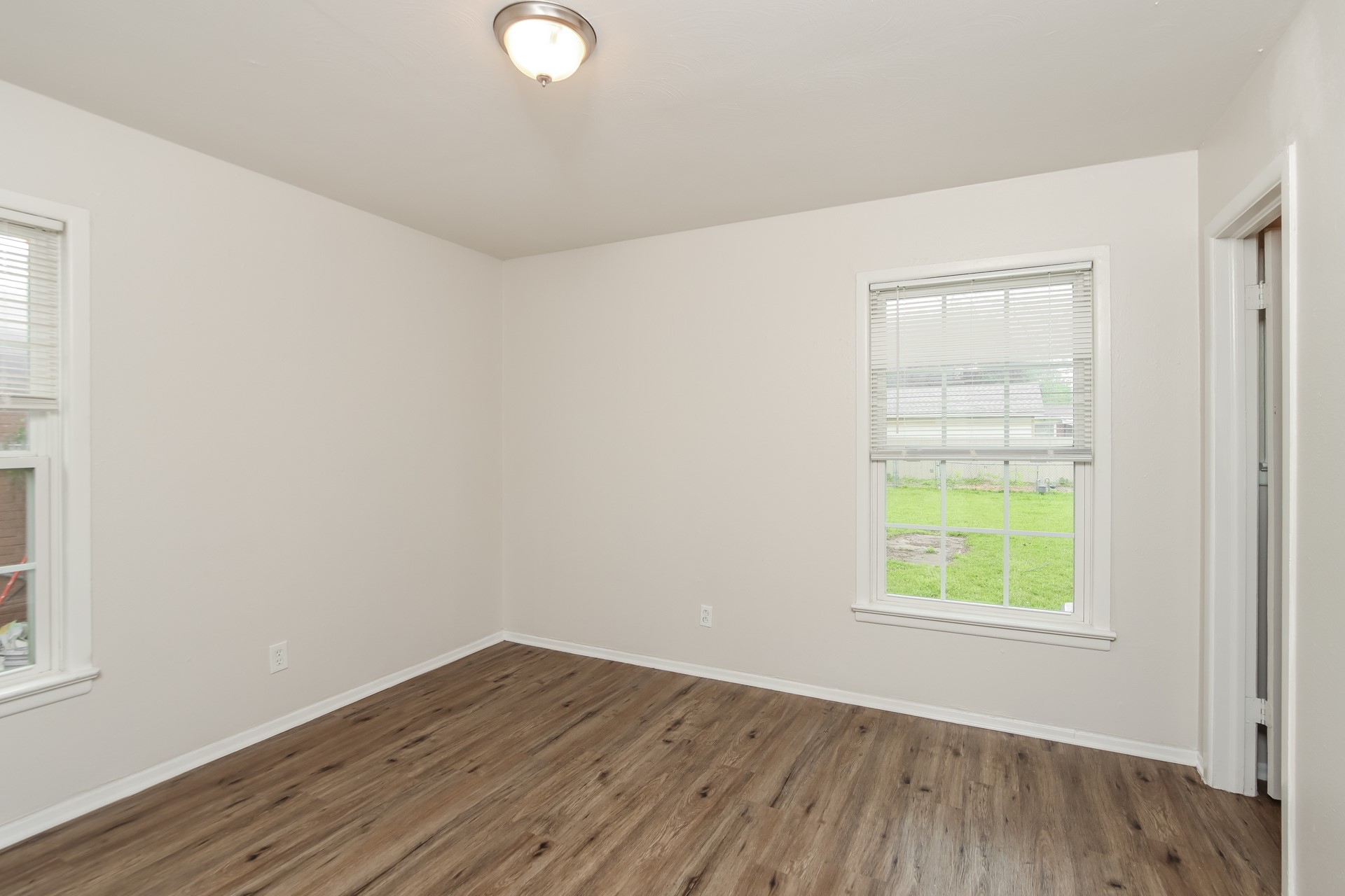 1823 Houghton Road Dallas TX 75217