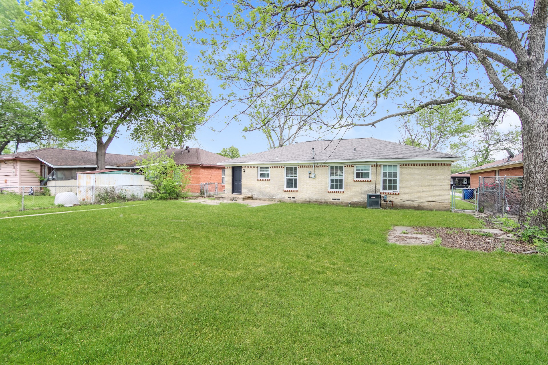 1823 Houghton Road Dallas TX 75217