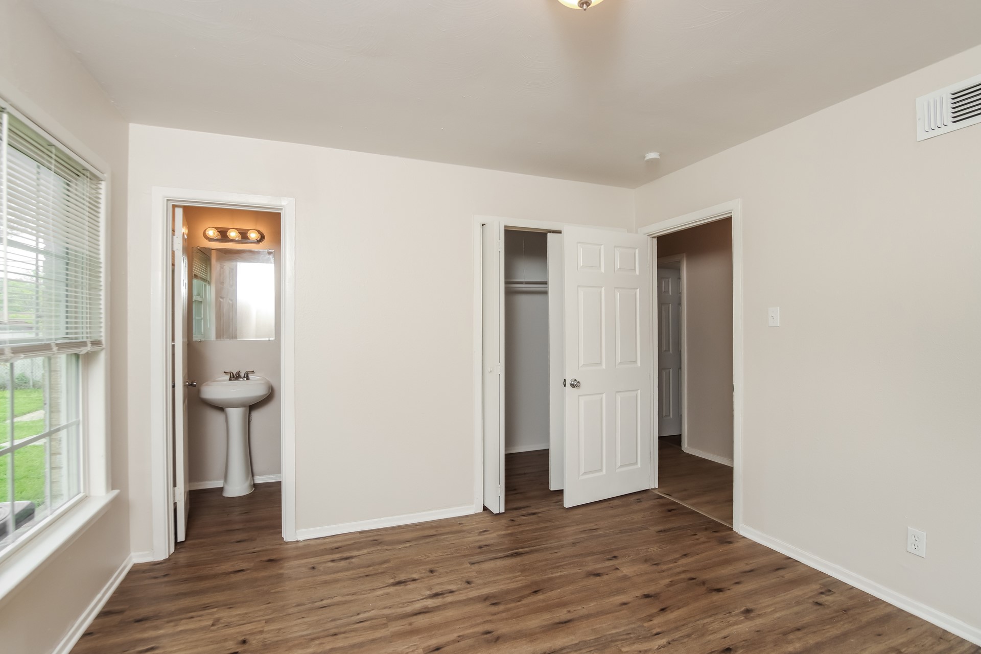 1823 Houghton Road Dallas TX 75217