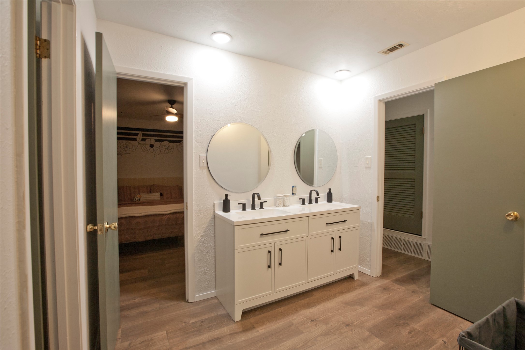 3905 Sundown Drive Benbrook TX 76116