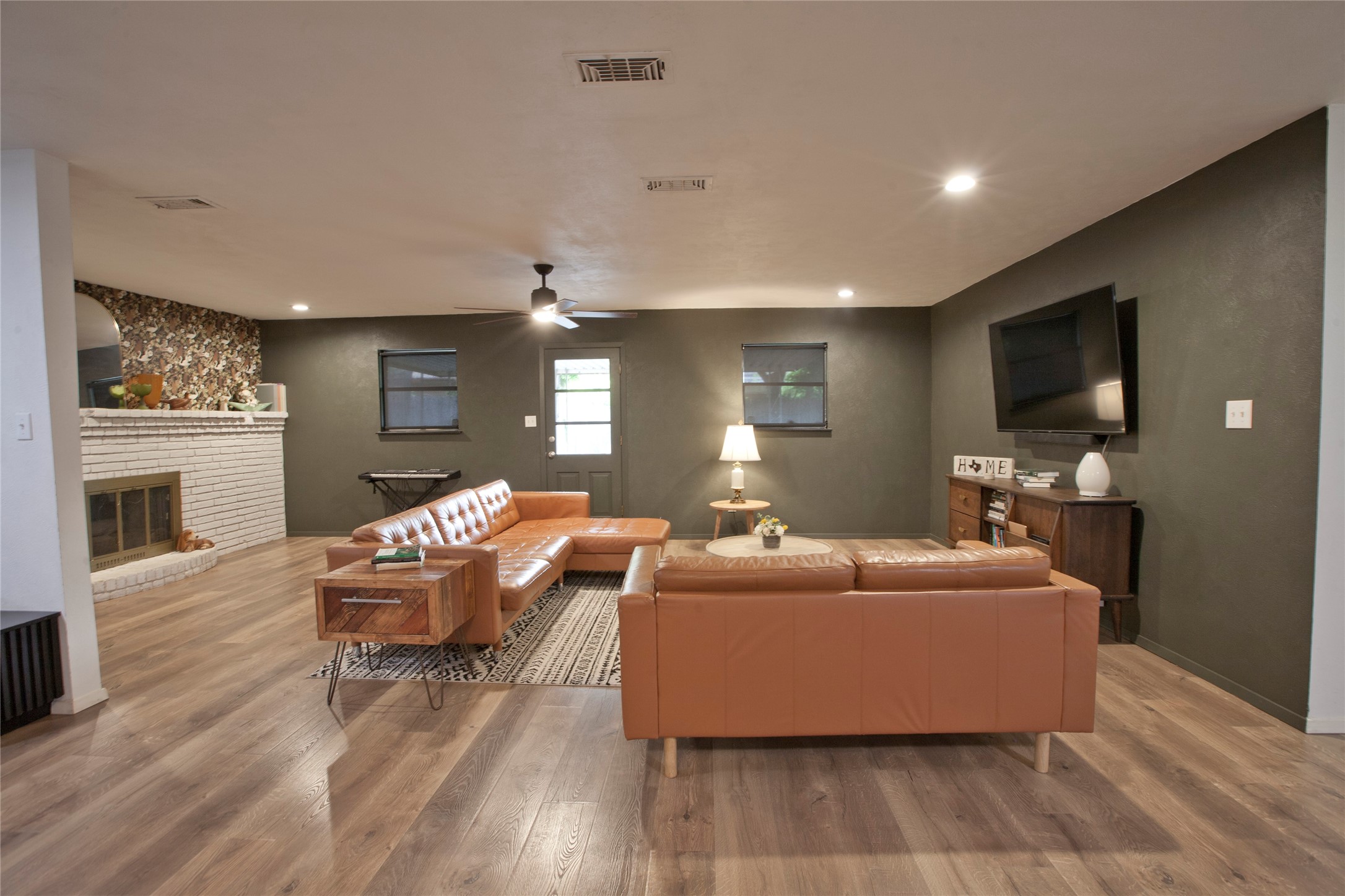 3905 Sundown Drive Benbrook TX 76116