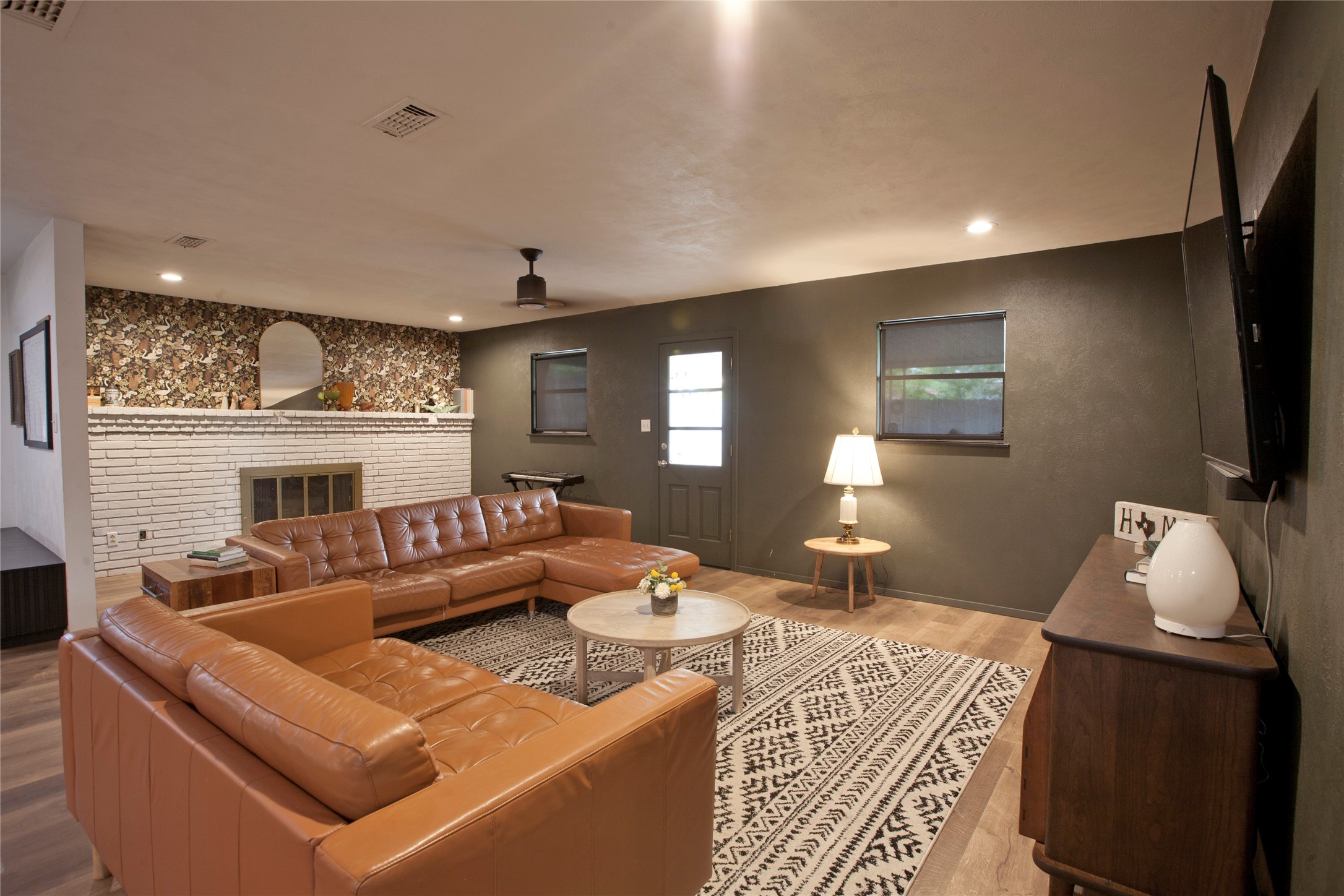 3905 Sundown Drive Benbrook TX 76116