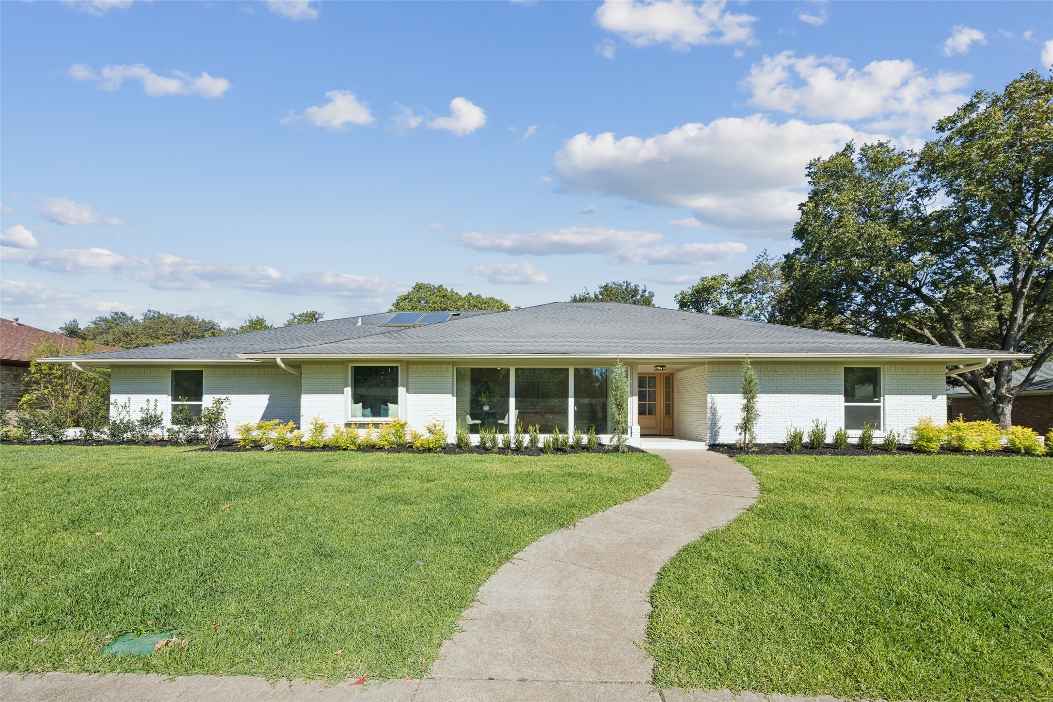 4331 Laren Lane Dallas TX 75244