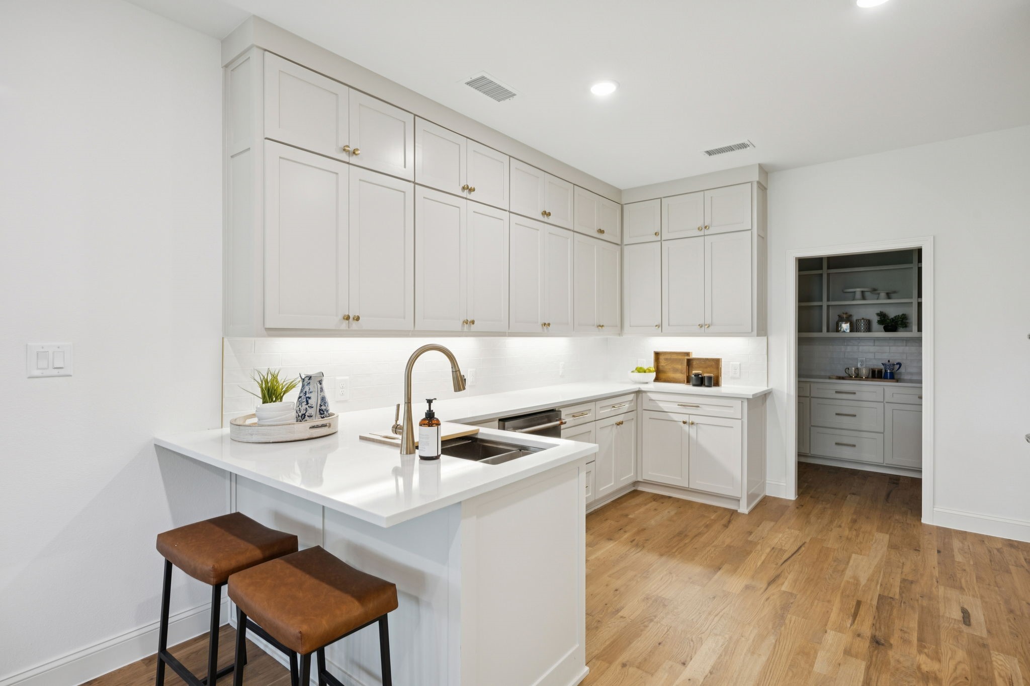 4331 Laren Lane Dallas TX 75244