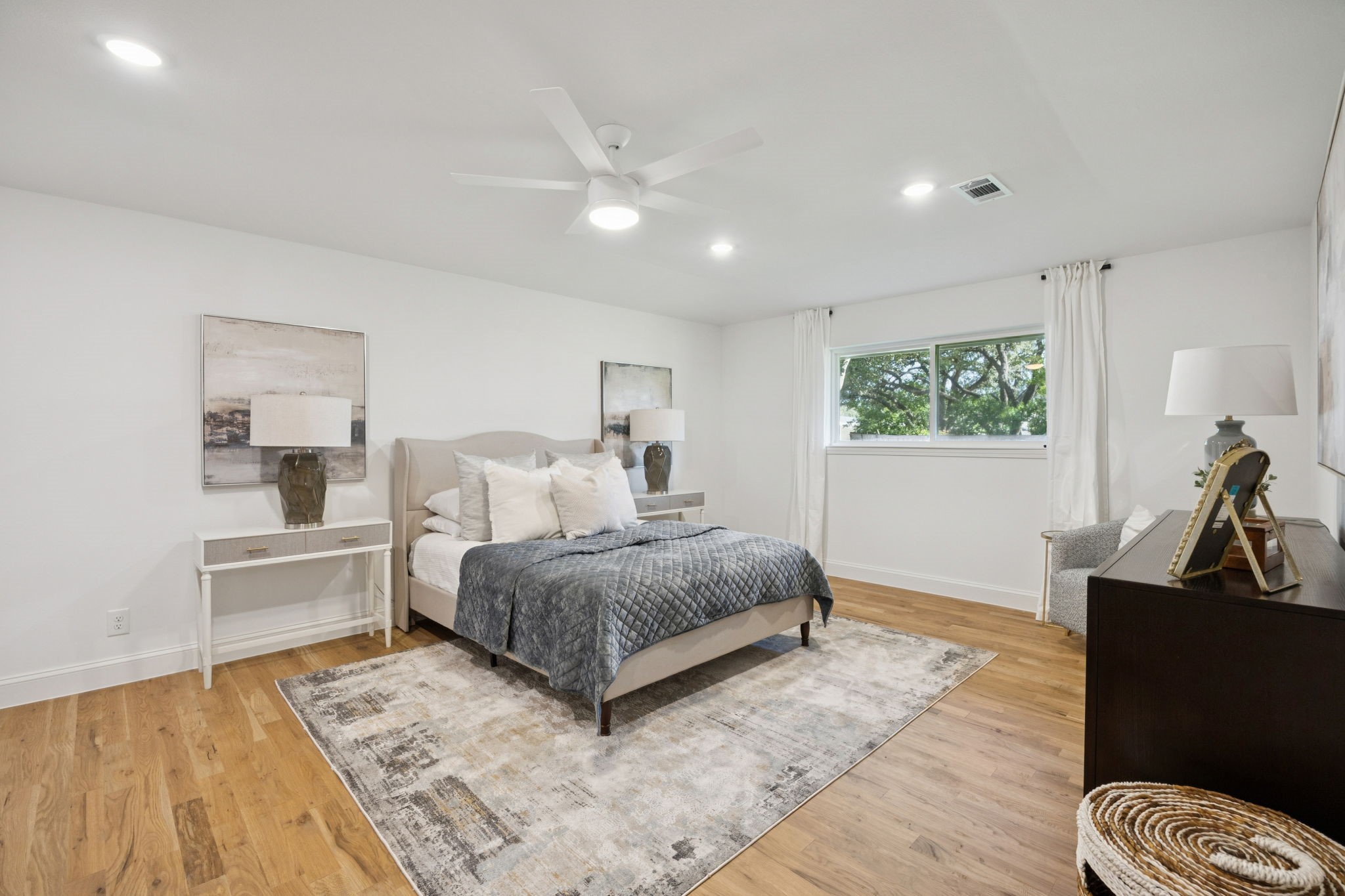 4331 Laren Lane Dallas TX 75244
