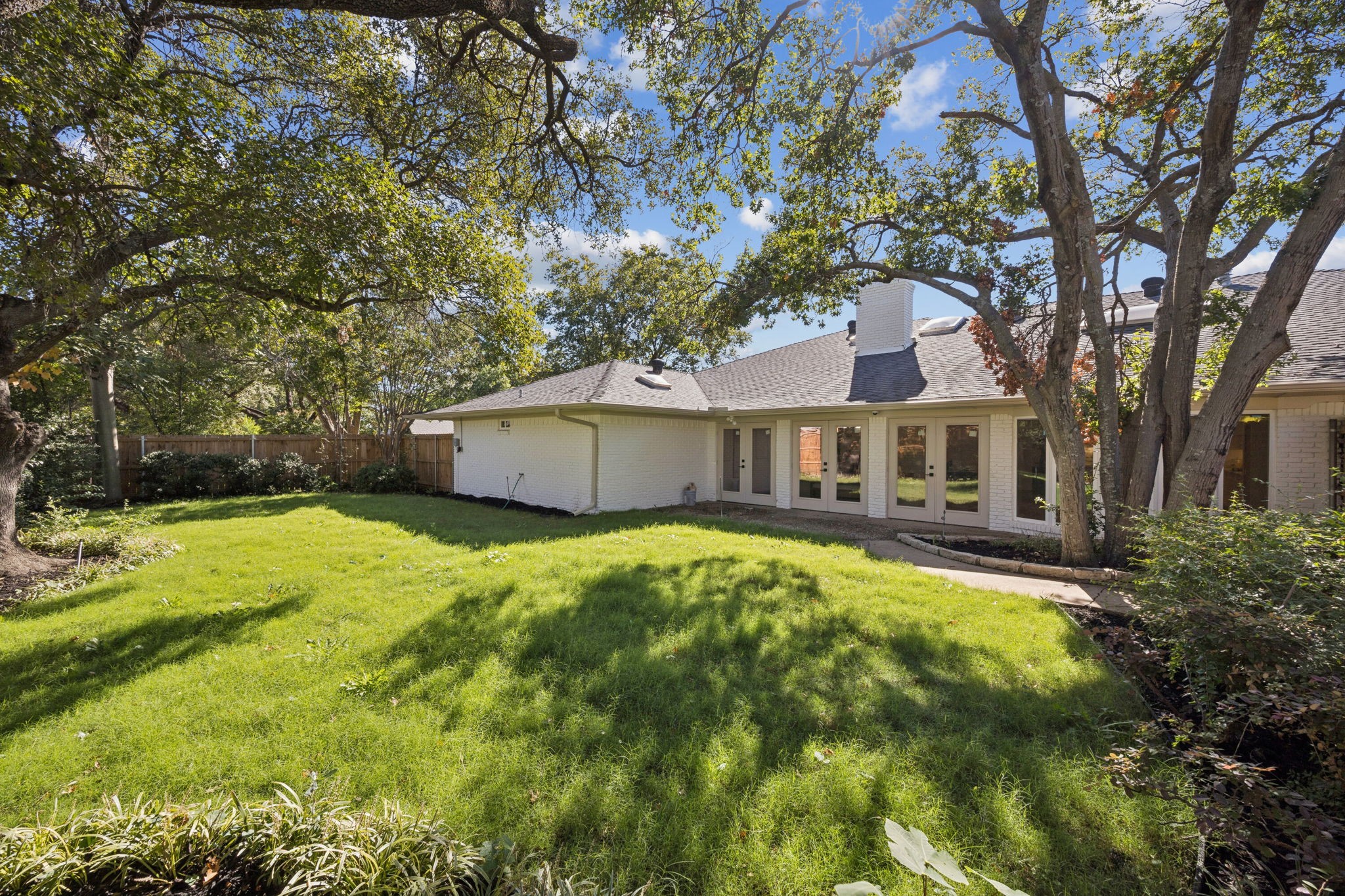4331 Laren Lane Dallas TX 75244
