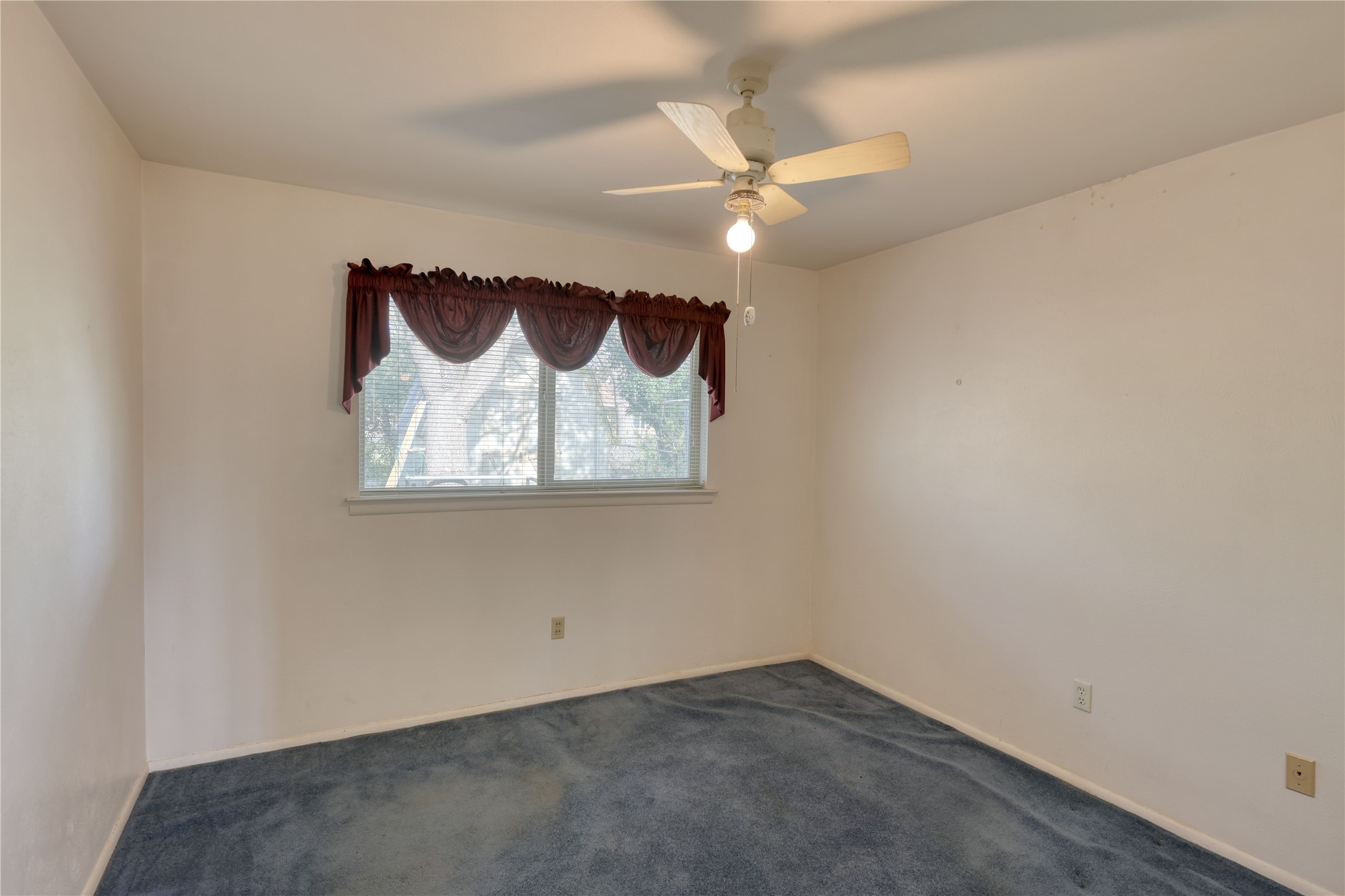 4649 Western Oaks Drive Dallas TX 75211