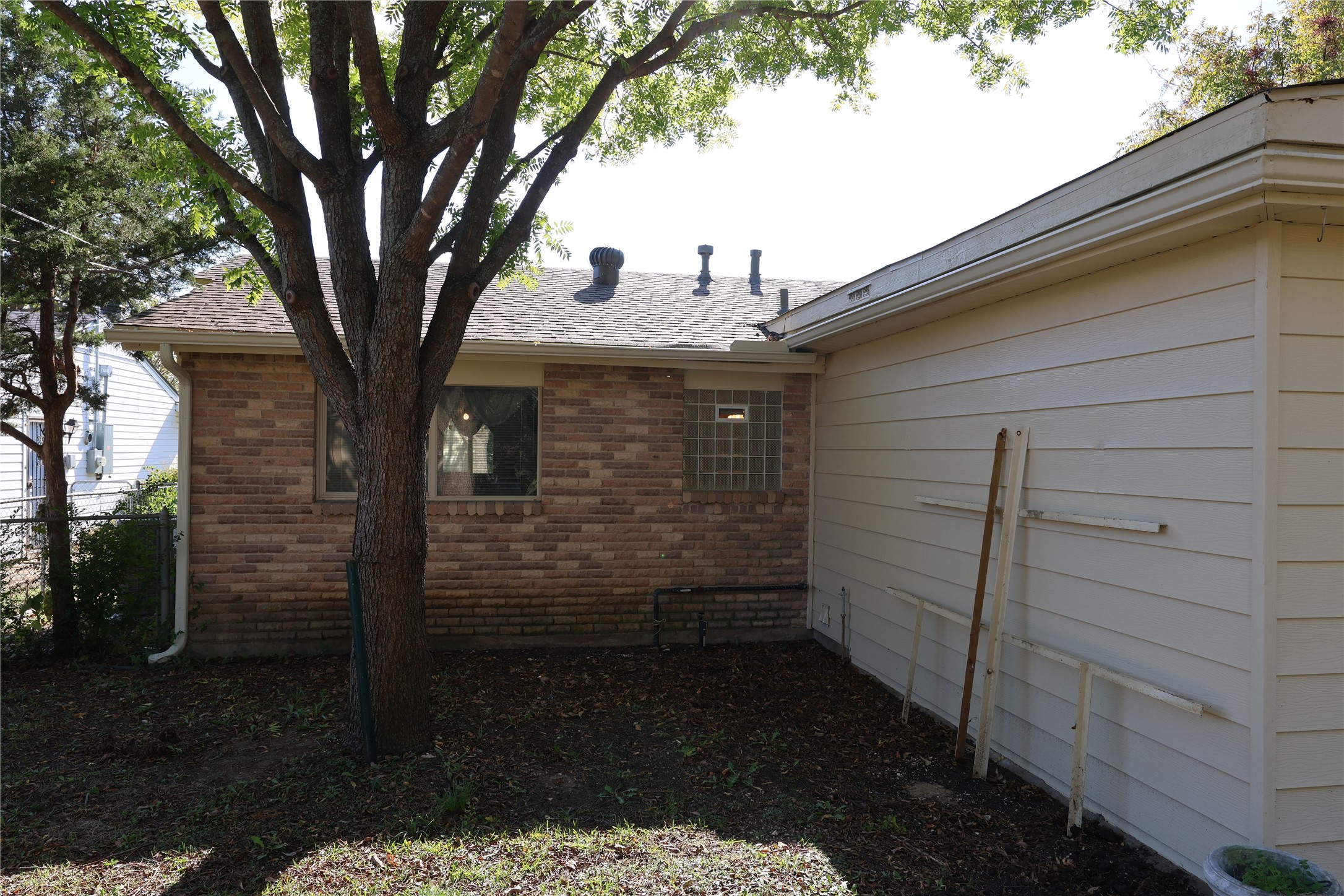 4649 Western Oaks Drive Dallas TX 75211