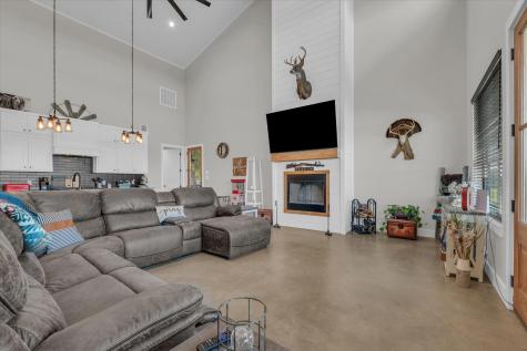 350 County Road 494 S Chilton TX 76632