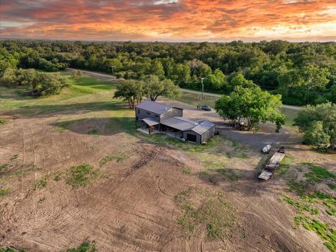 350 County Road 494 S Chilton TX 76632
