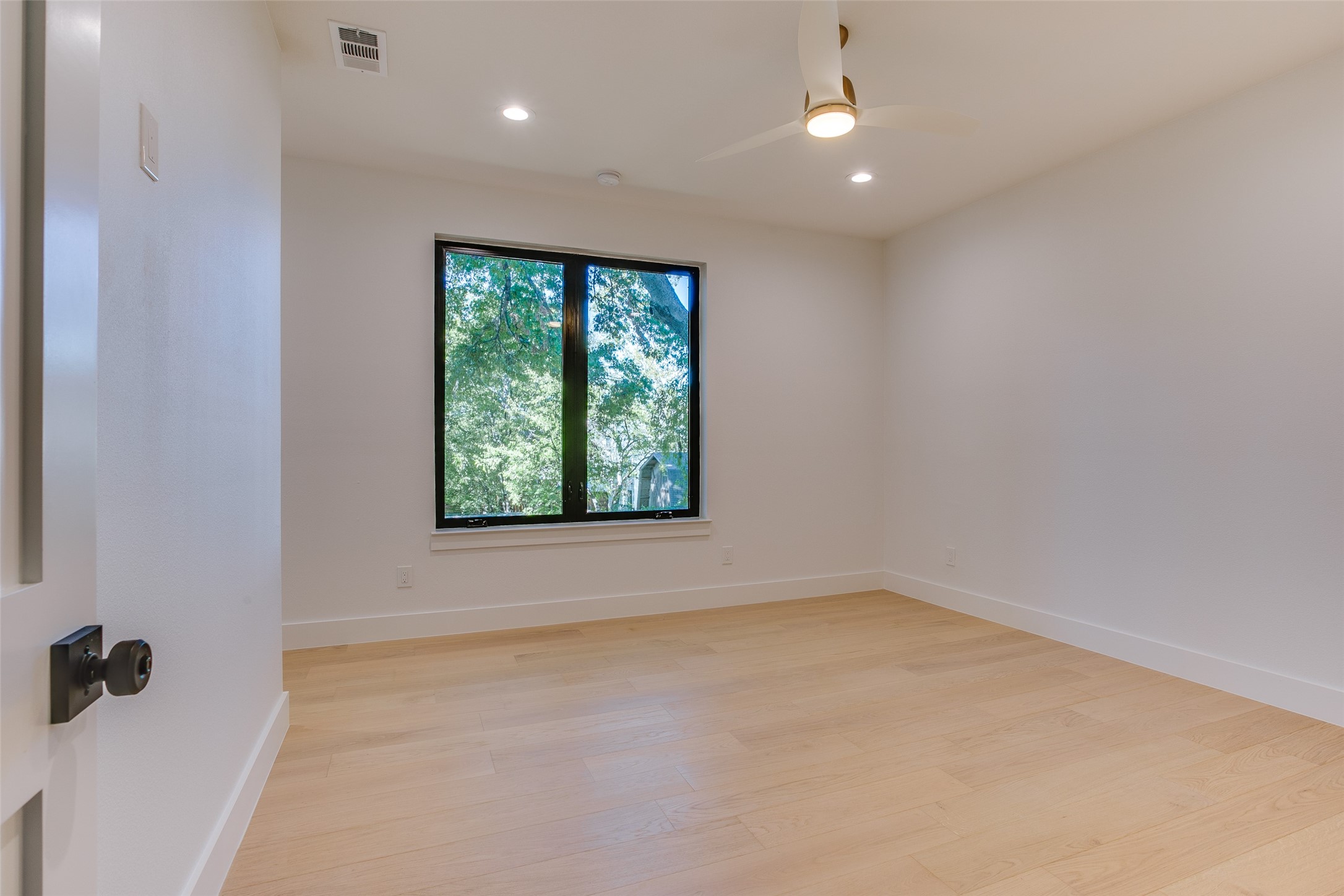 4311 Merrell Road Dallas TX 75229