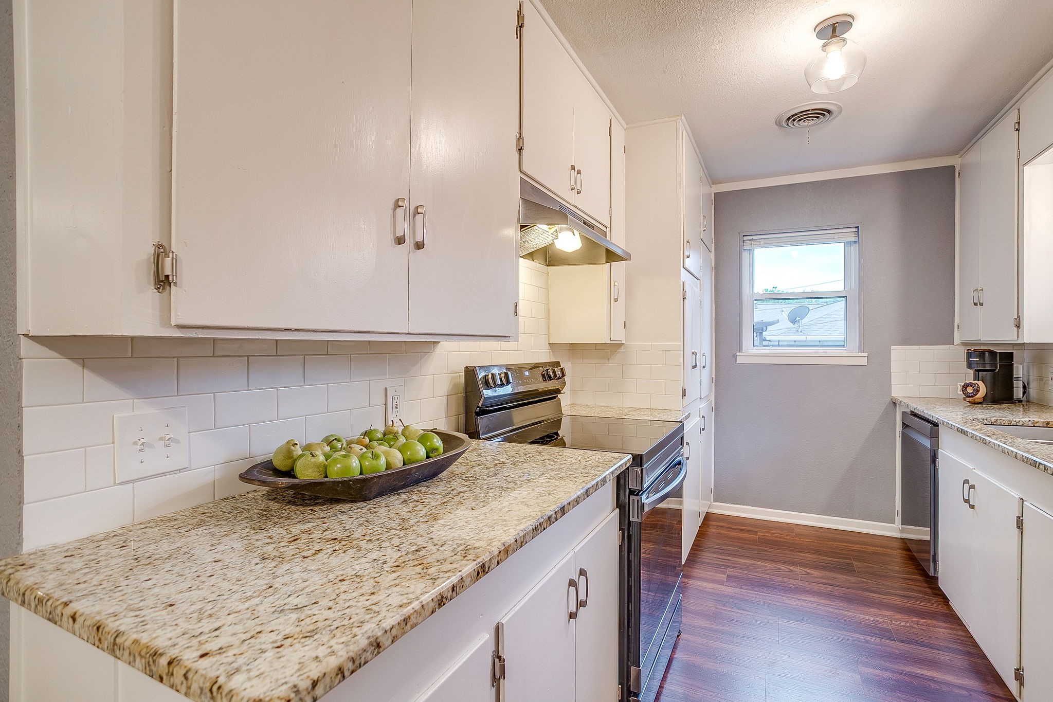 5248 Greene Avenue Fort Worth TX 76133
