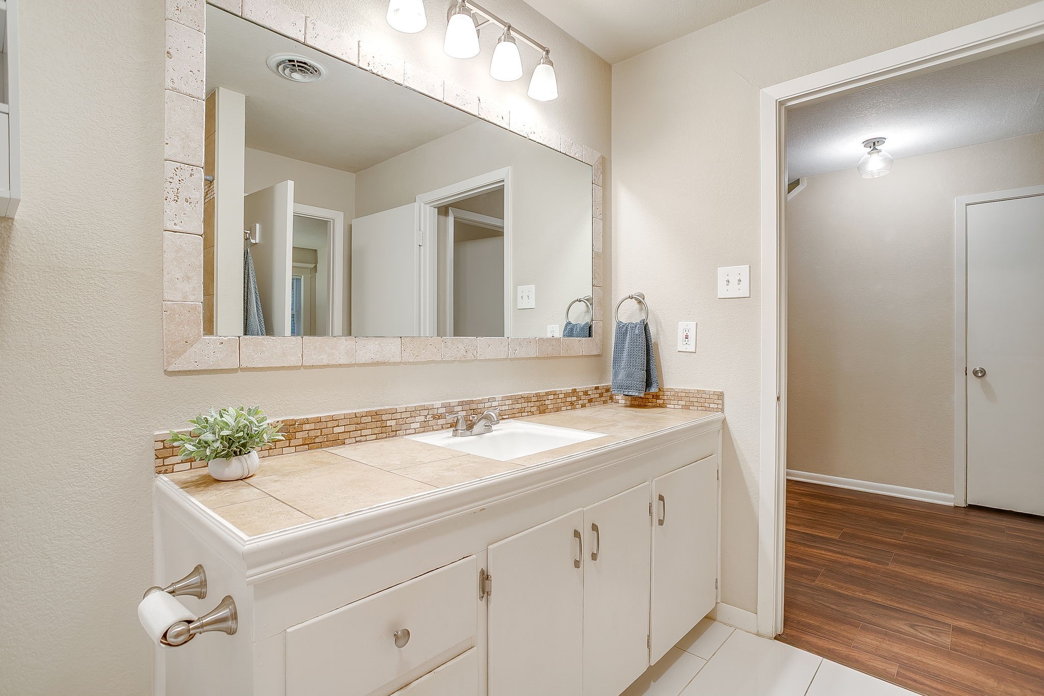 5248 Greene Avenue Fort Worth TX 76133