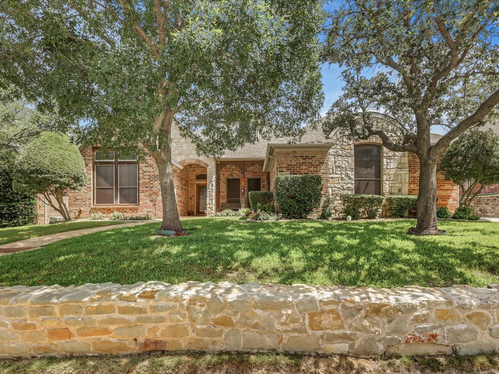 7917 Shady Oaks Drive North Richland Hills TX 76182