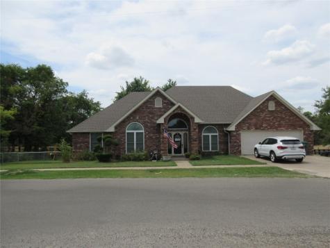1101 8th Street Honey Grove TX 75446