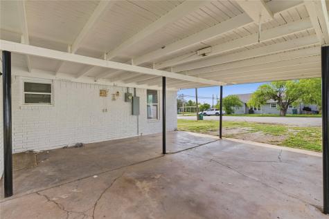 516 S Pecos Street Coleman TX 76834