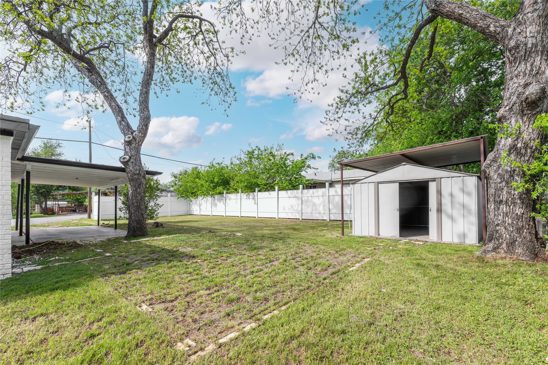 516 S Pecos Street Coleman TX 76834