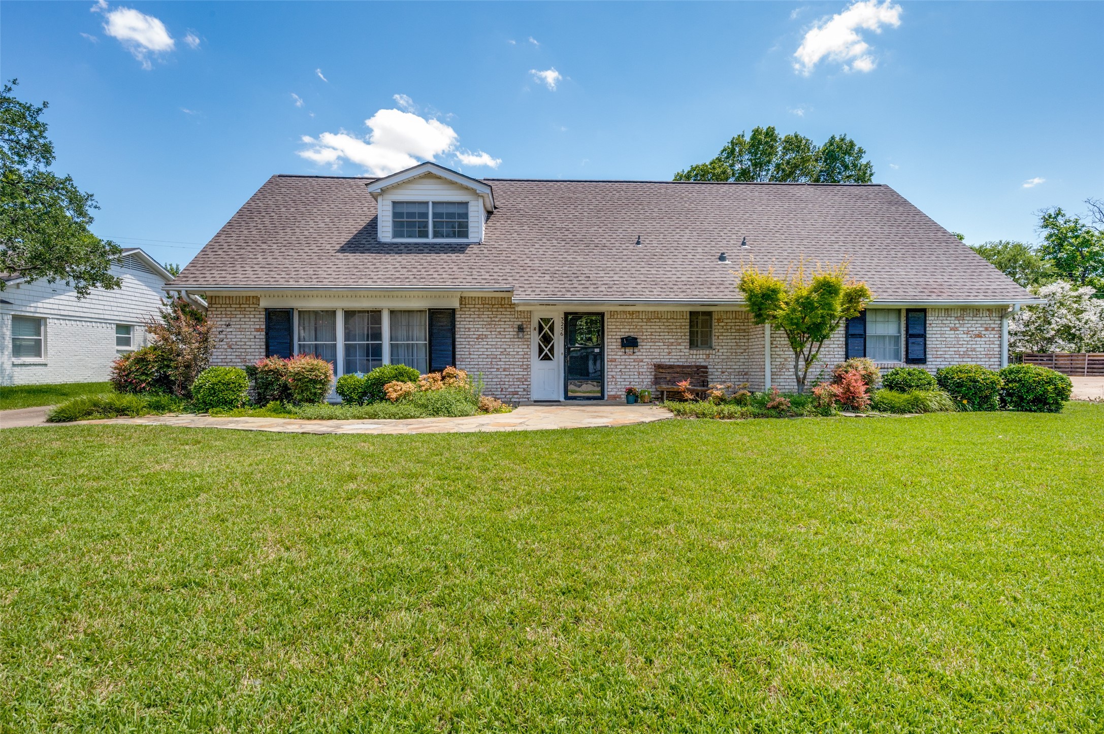 3256 Lancelot Drive Dallas TX 75229