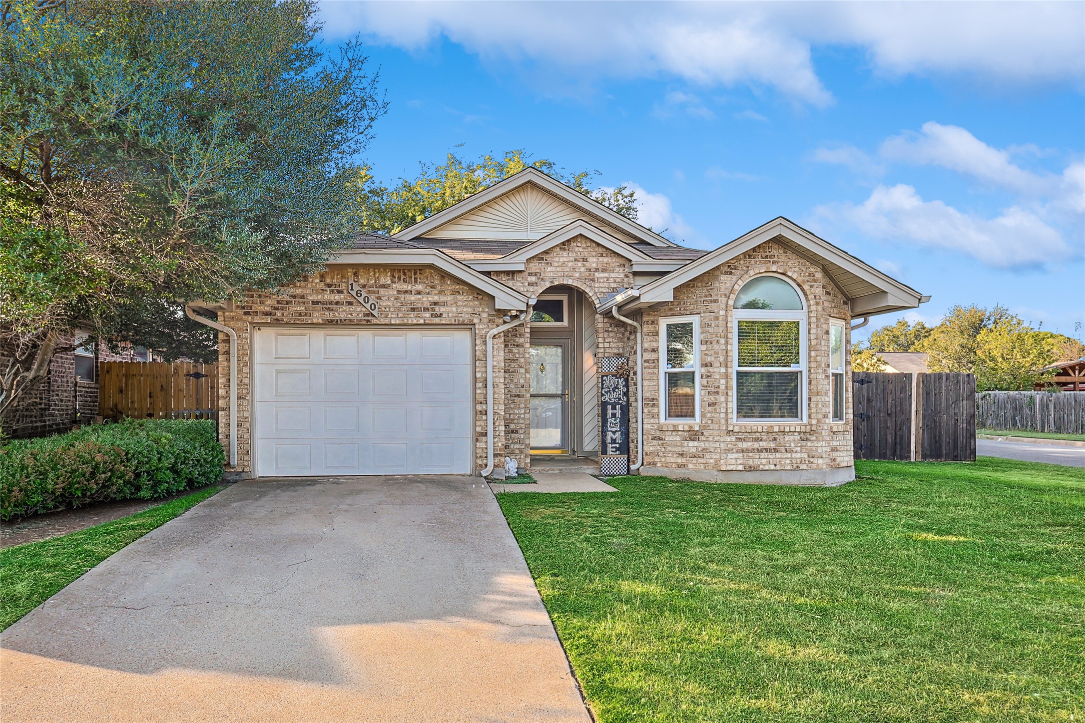 1600 Yorkshire Street Fort Worth TX 76134
