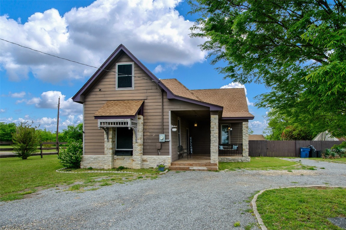 414 N Lee Street Valley View TX 76272