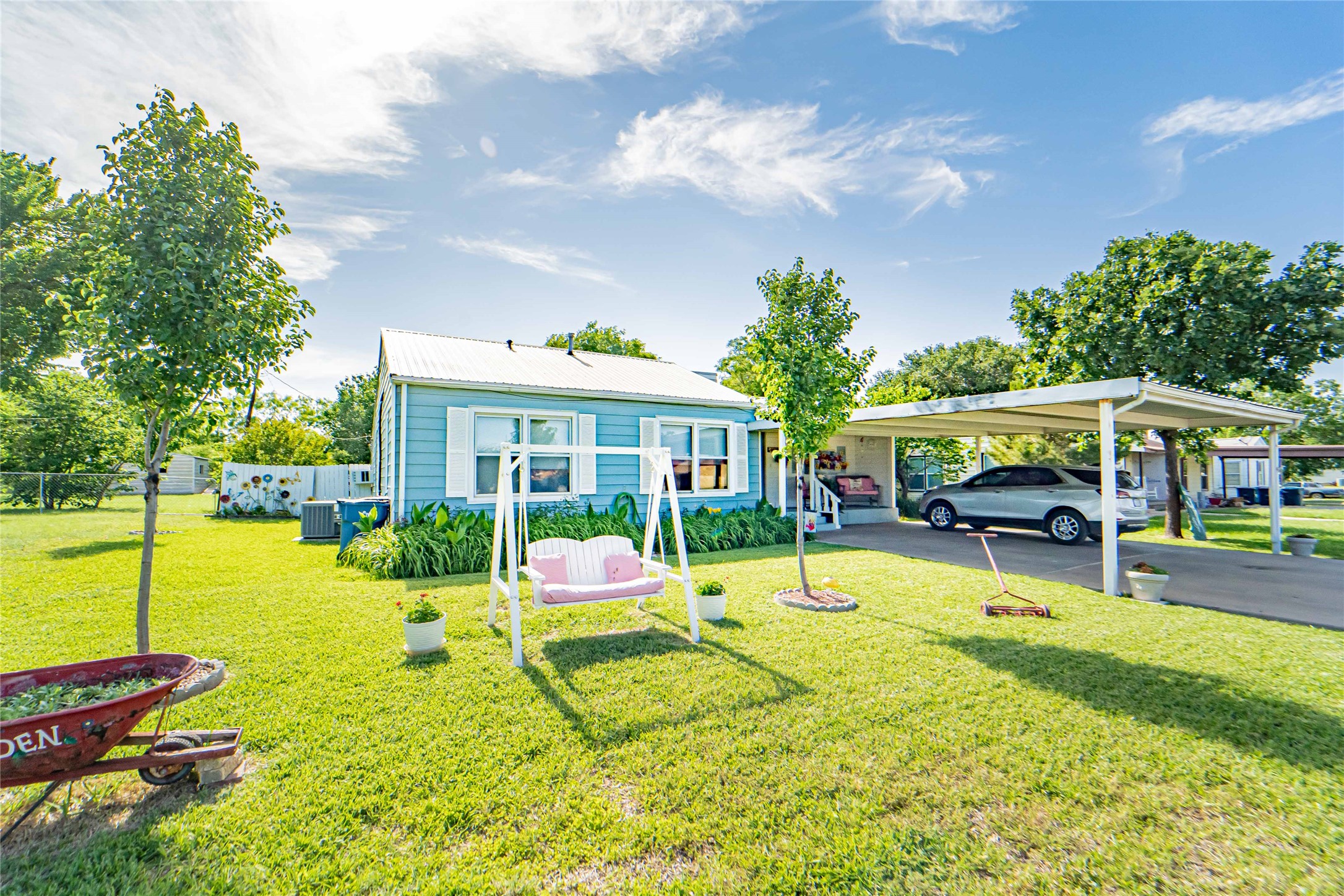305 S Harding Street Breckenridge TX 76424