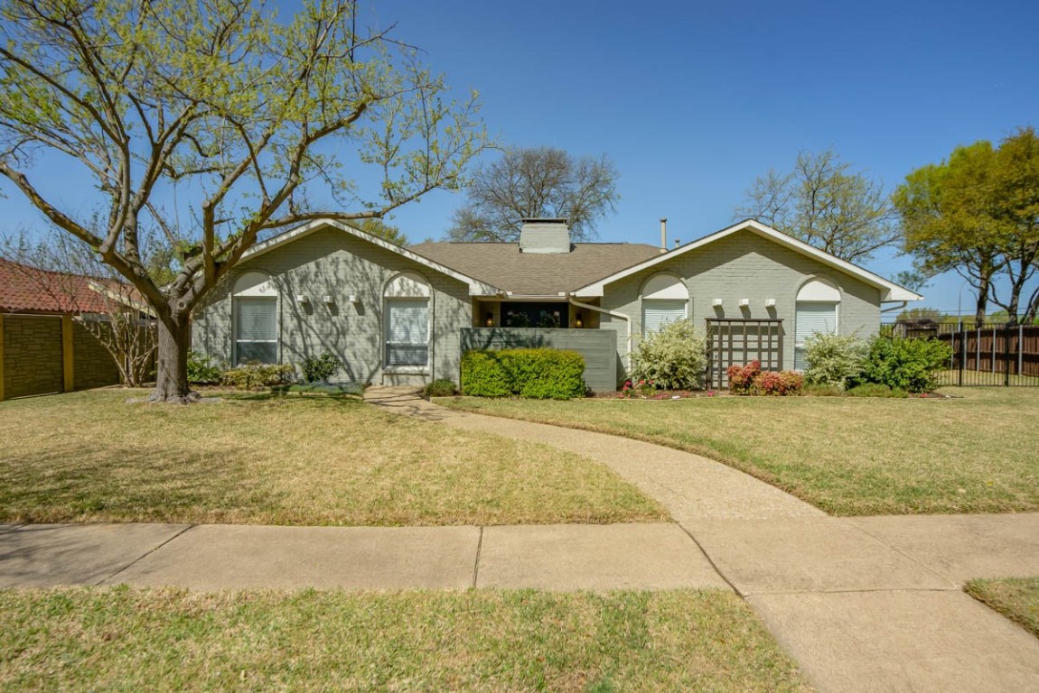 12515 Lochmeadows Drive Dallas TX 75244