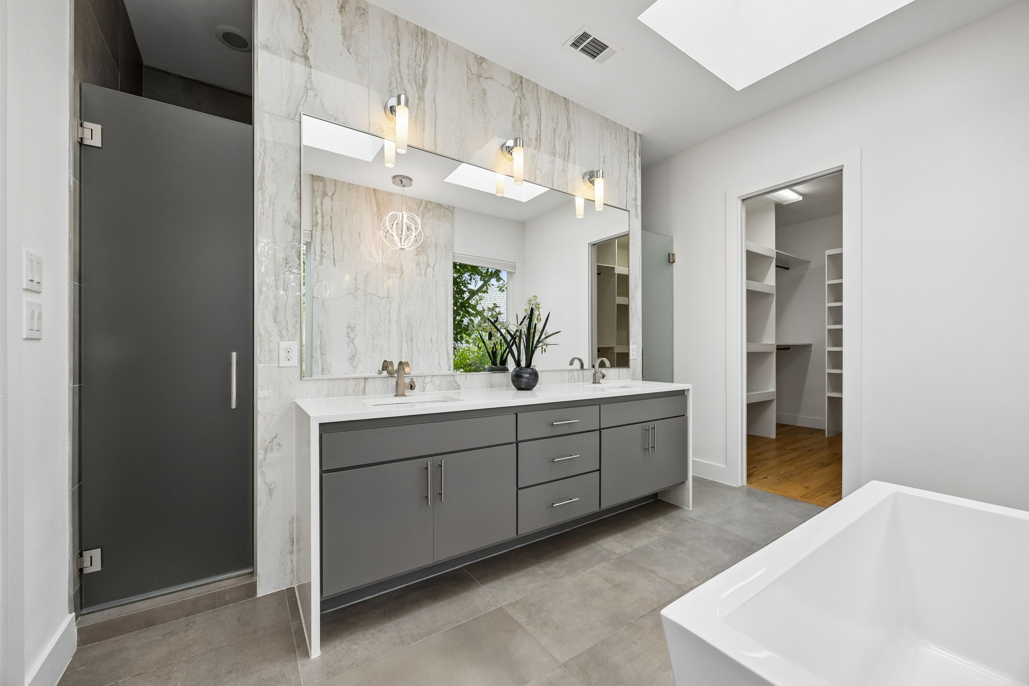 5011 Mission Avenue Dallas TX 75206