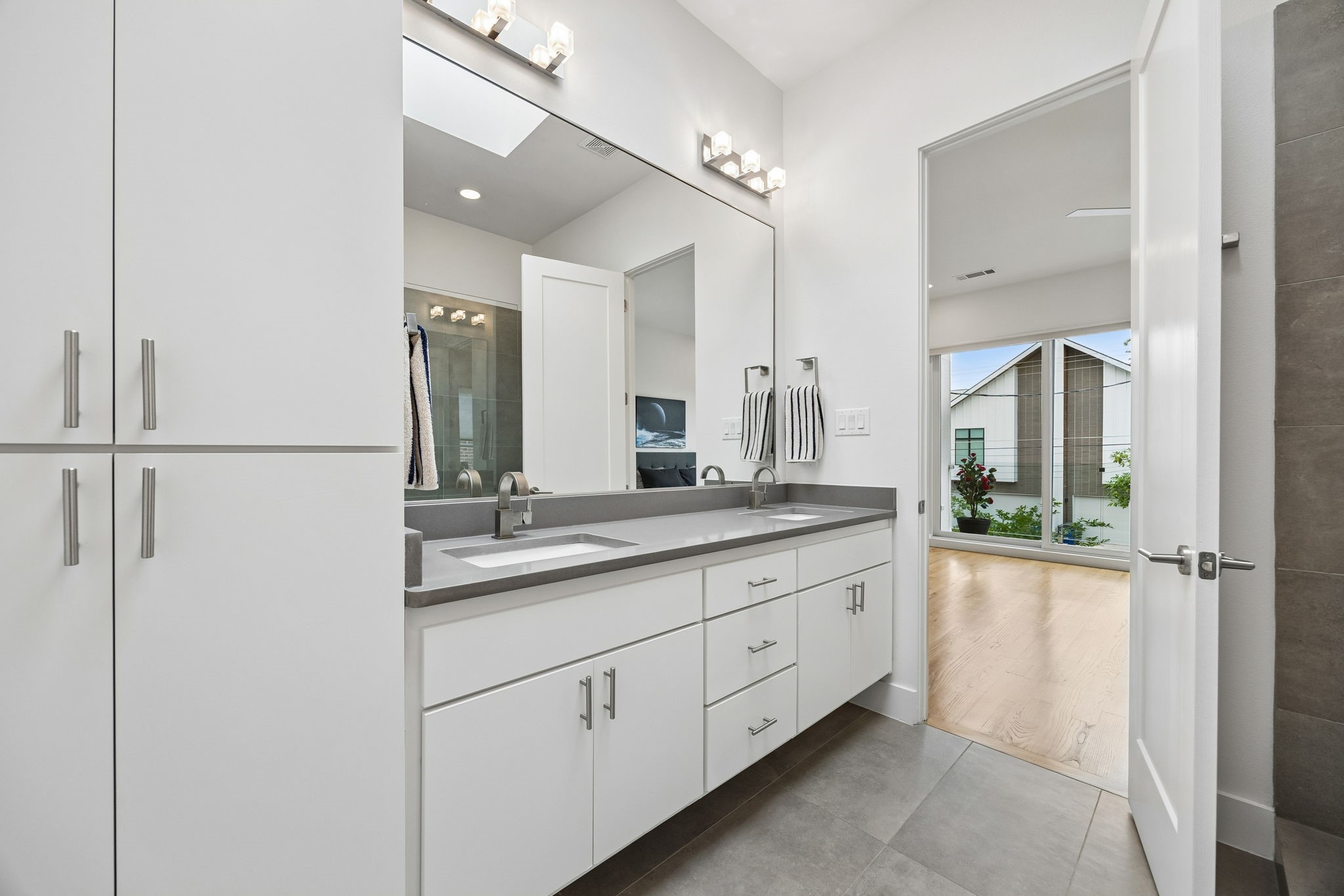 5011 Mission Avenue Dallas TX 75206