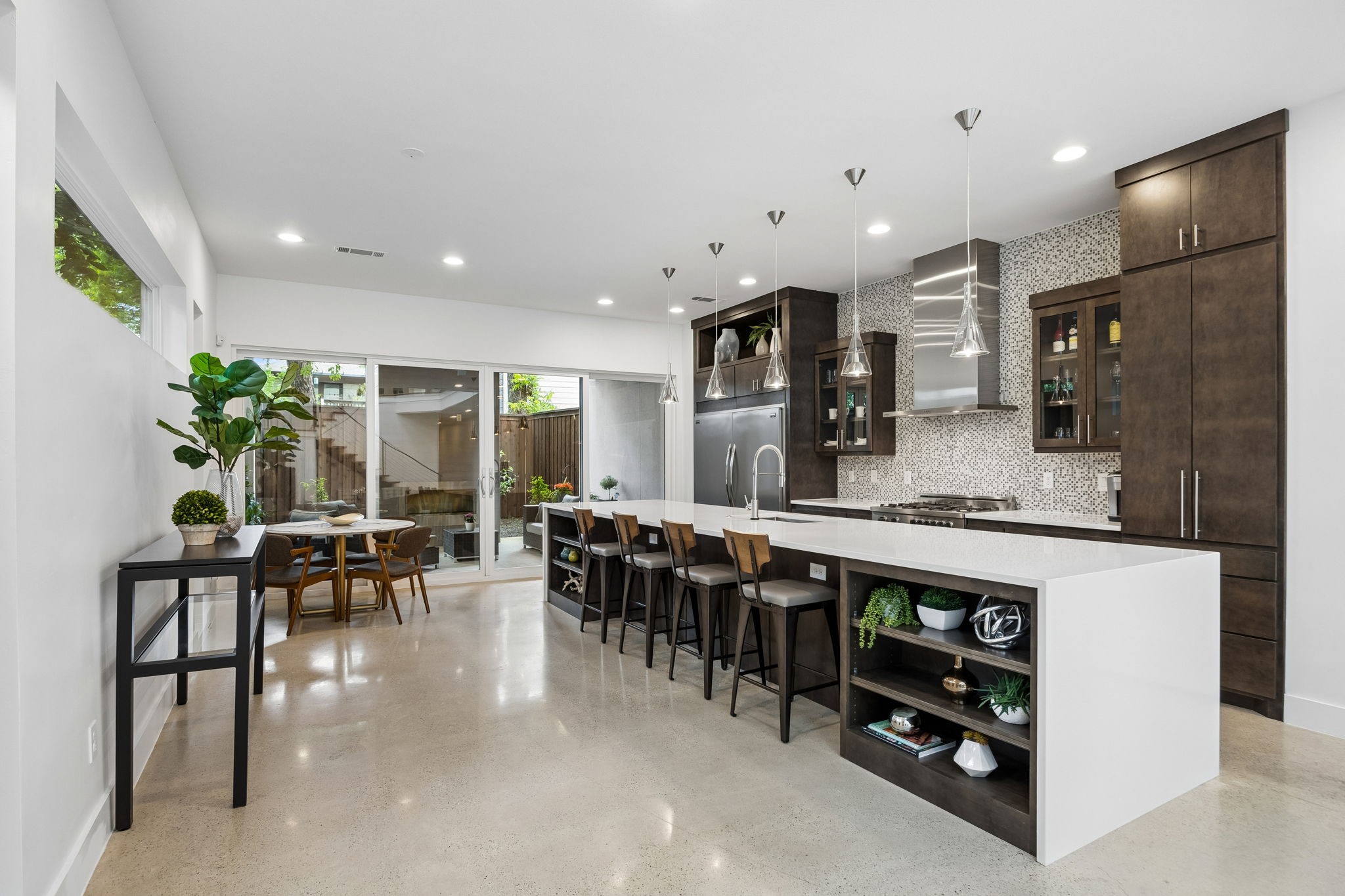 5011 Mission Avenue Dallas TX 75206