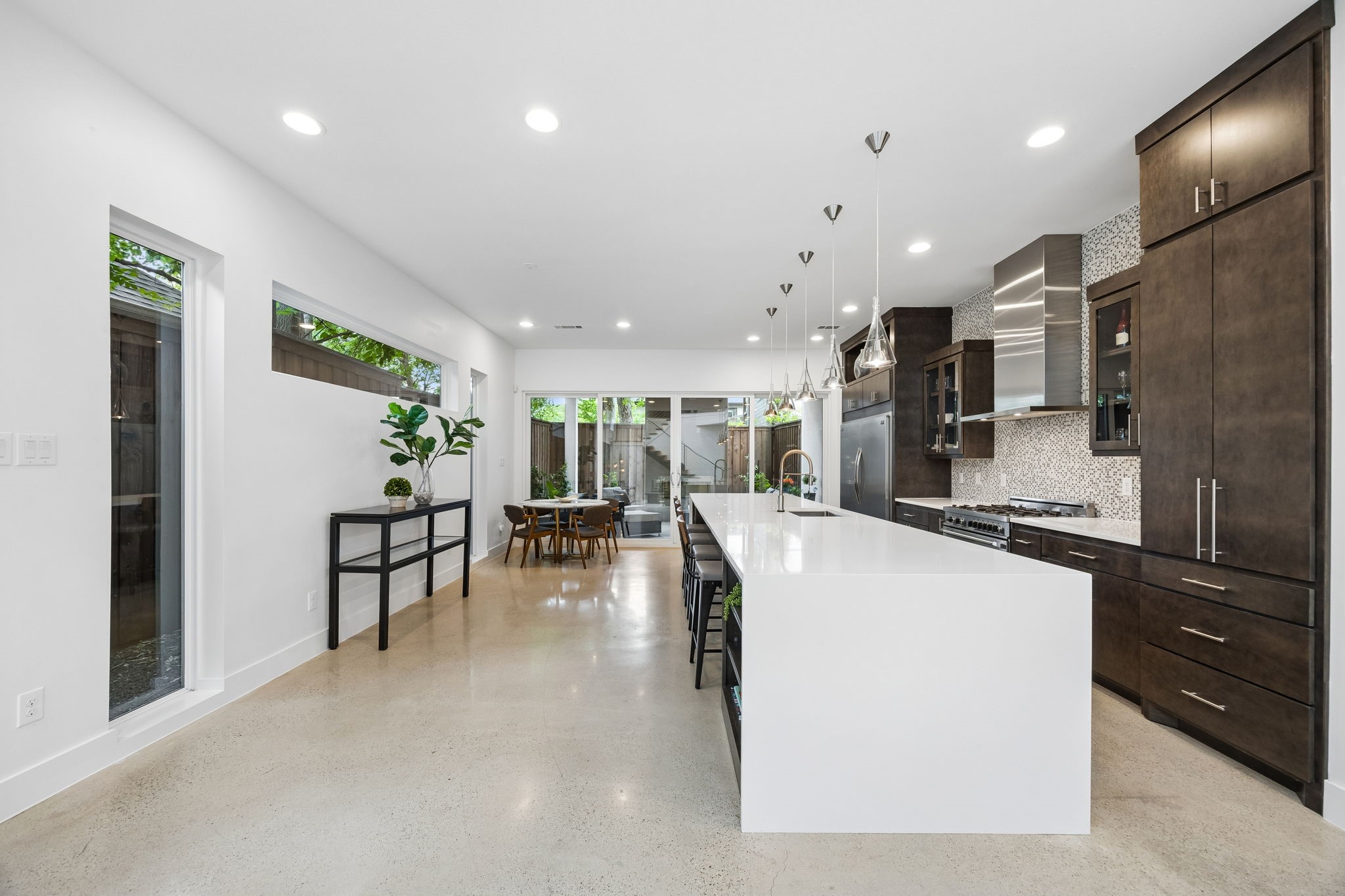 5011 Mission Avenue Dallas TX 75206