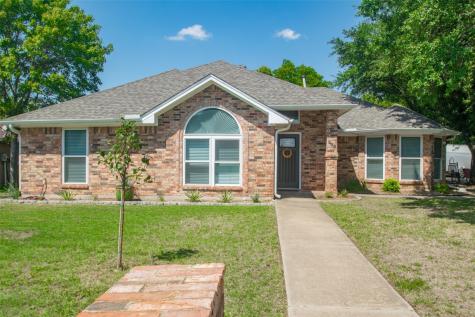 315 Woodlawn Street Krum TX 76249
