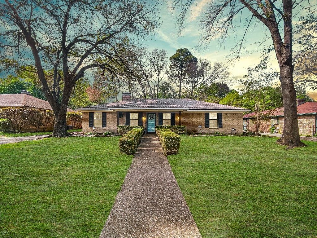 1712 Briarwood Street Corsicana TX 75110