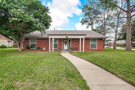 2915 Stratford Court Arlington TX 76015
