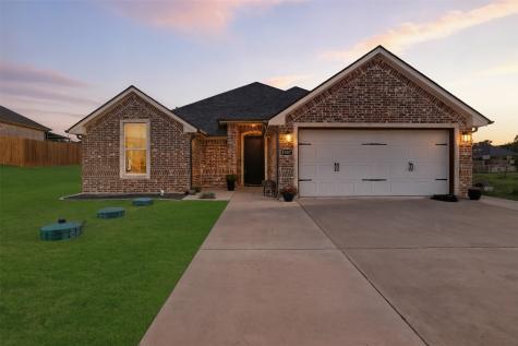 5007 Terlingua Drive Granbury TX 76048