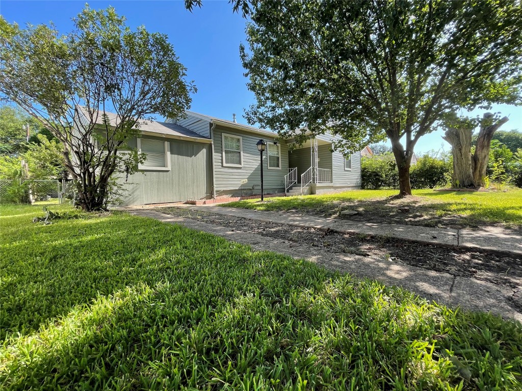 1819 Barlow Avenue Dallas TX 75224