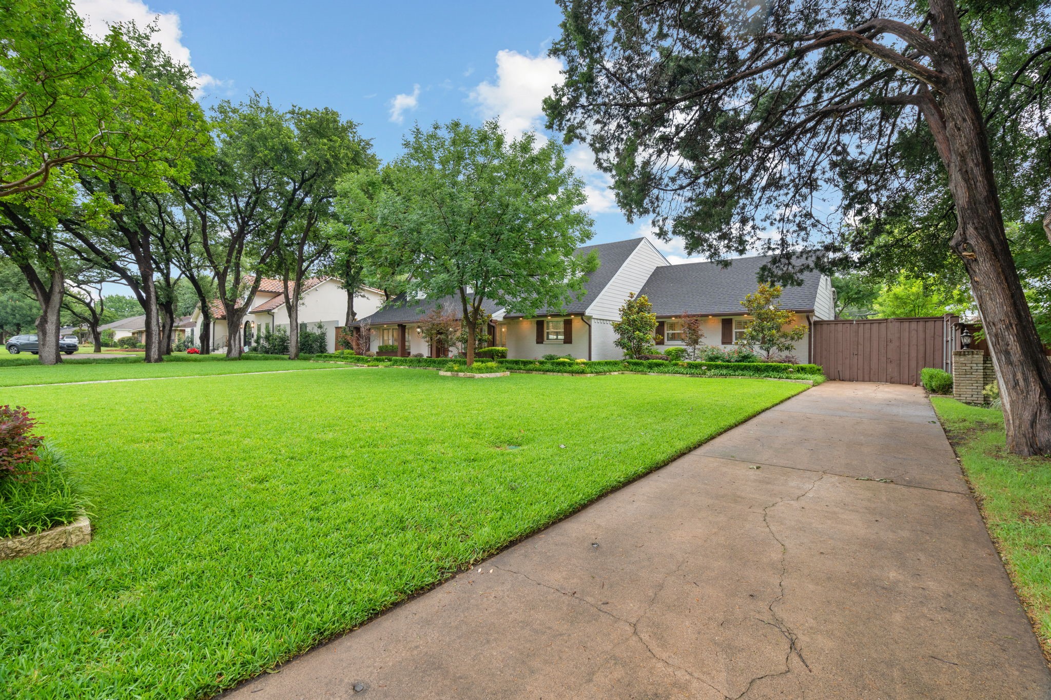 4432 Willow Lane Dallas TX 75244