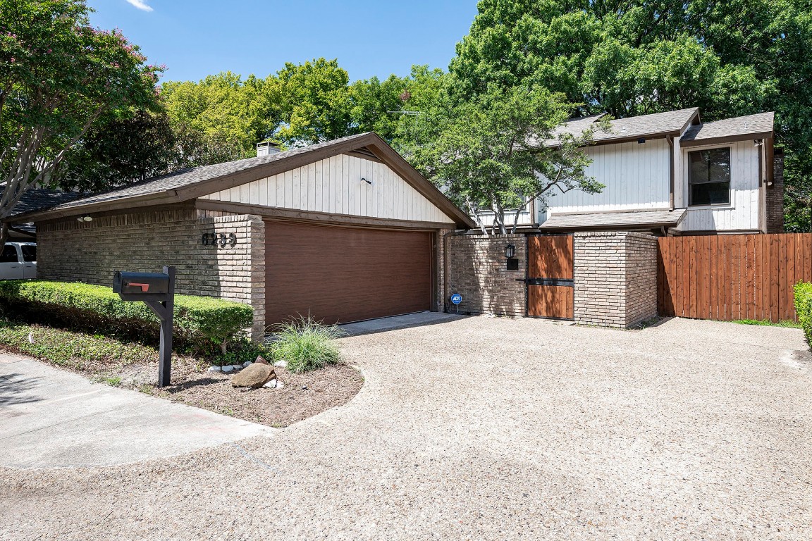 6239 Twin Oaks Circle Dallas TX 75240