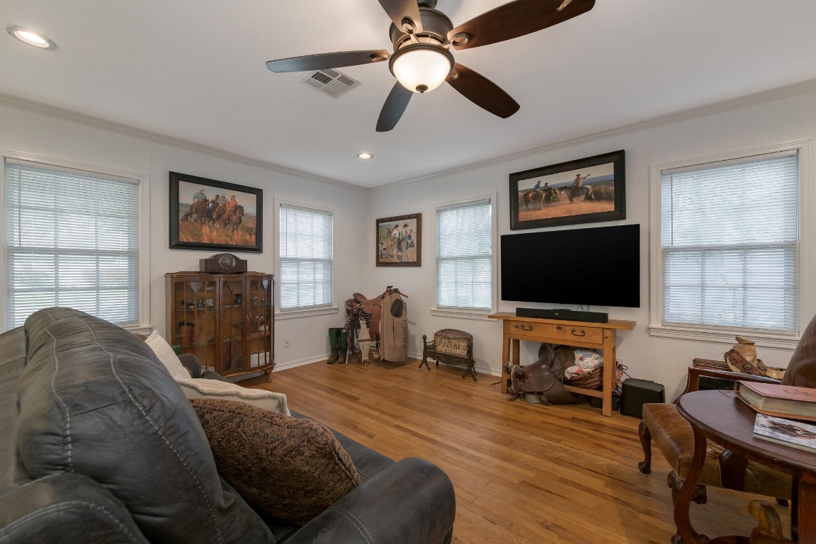 403 N Avenue N Clifton TX 76634