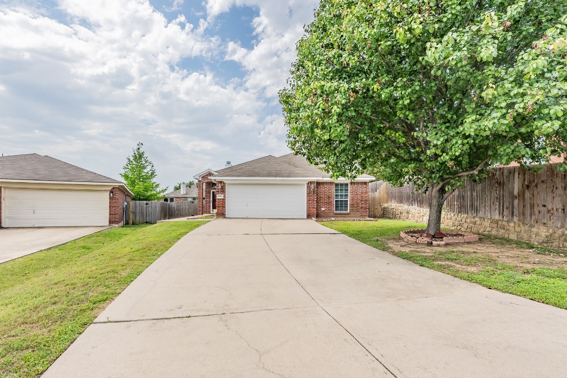 8104 Whitney Lane Fort Worth TX 76120