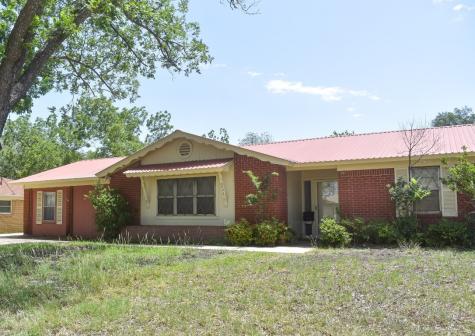 2021 S China Street Brady TX 76825