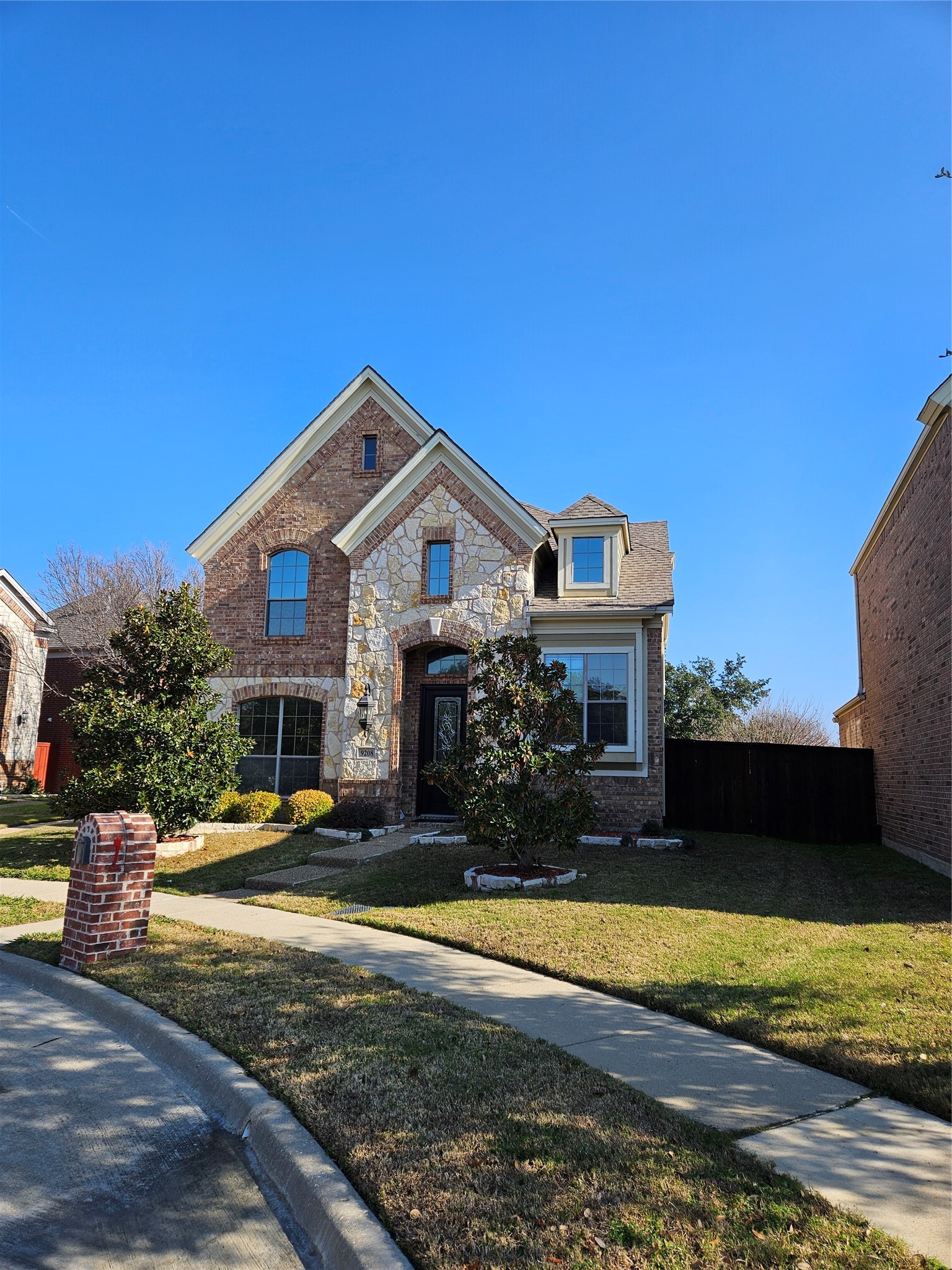 9208 Dillon Trail Irving TX 75063