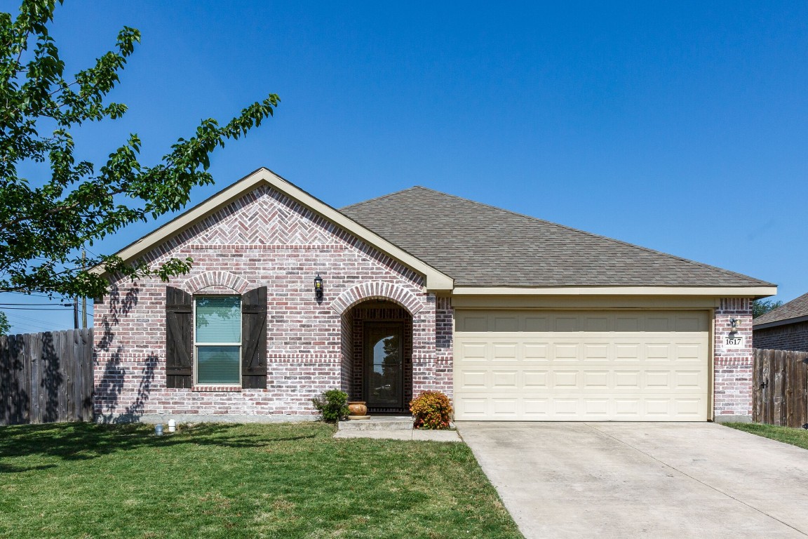 1617 Waters Edge Drive Glenn Heights TX 75154