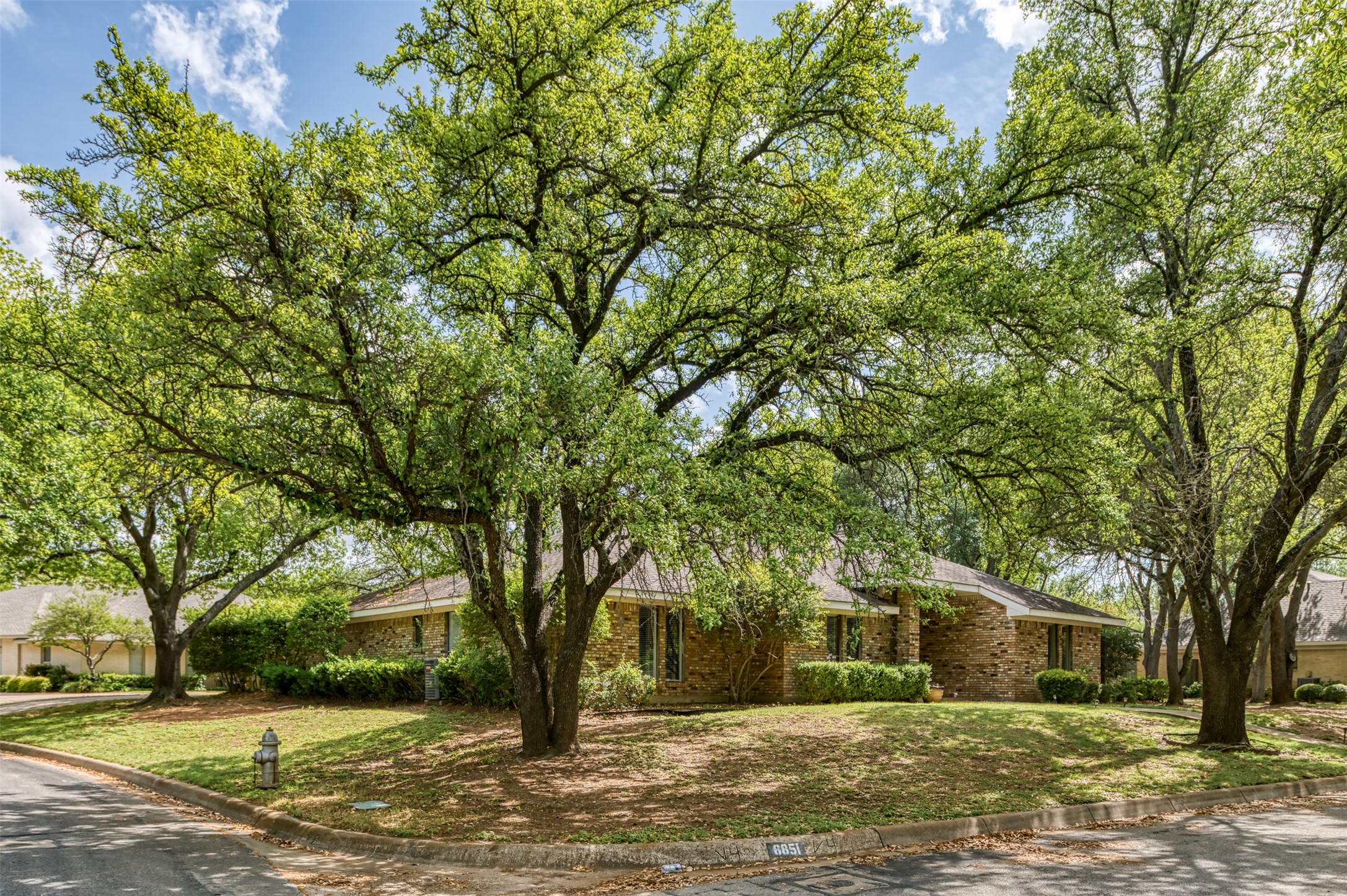 6851 Shorecrest Court Fort Worth TX 76132