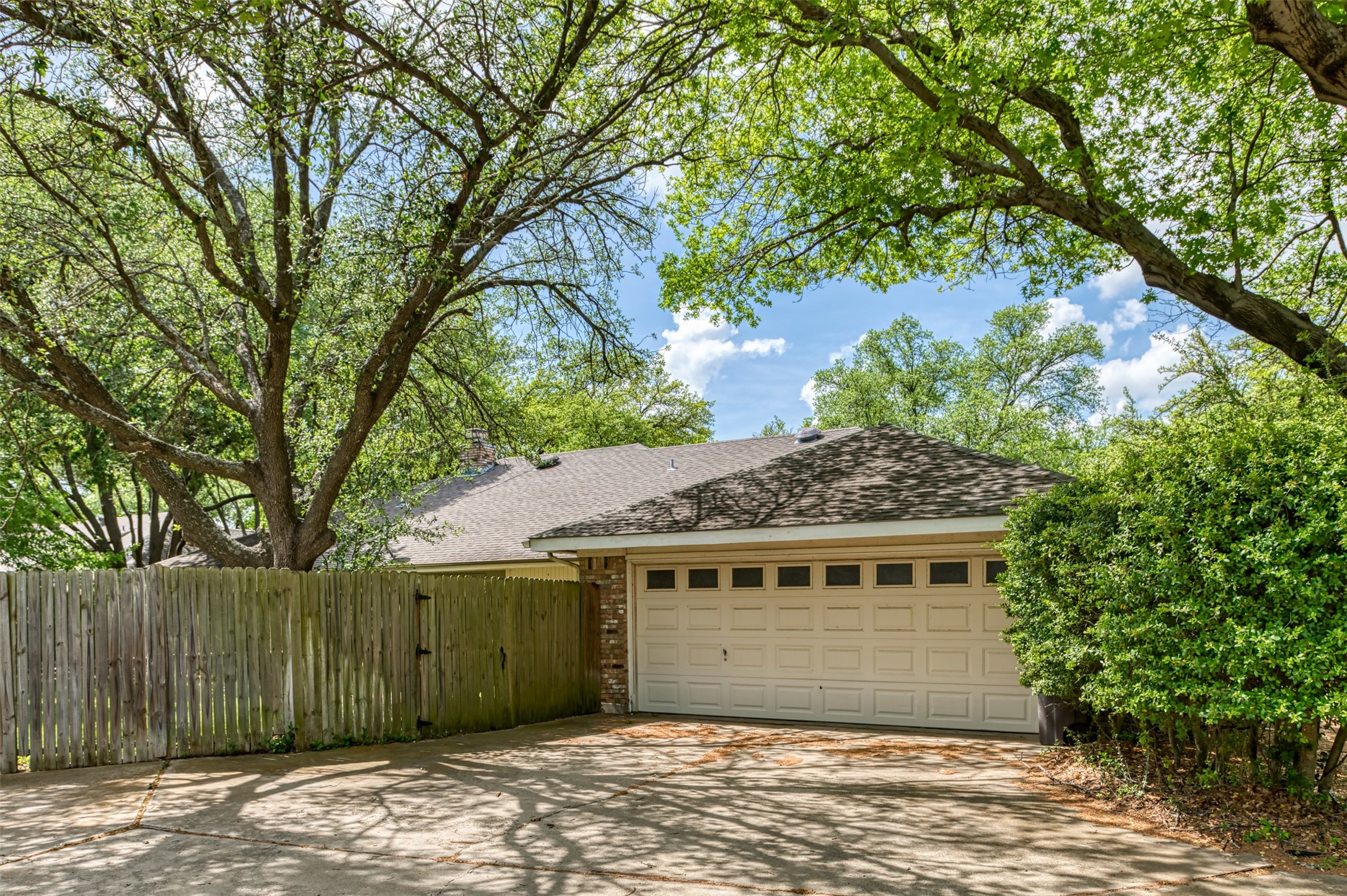 6851 Shorecrest Court Fort Worth TX 76132