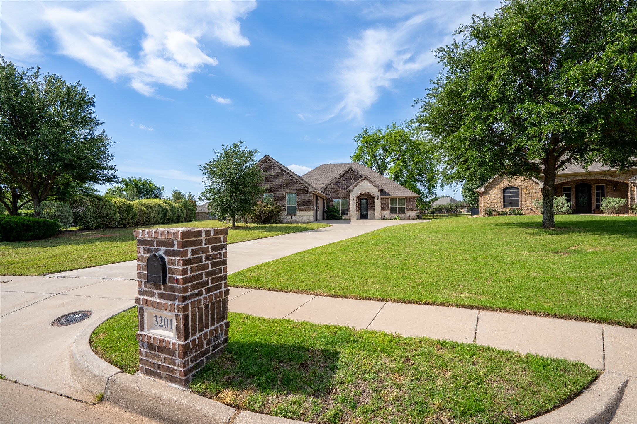 3201 Steamers Court Granbury TX 76049