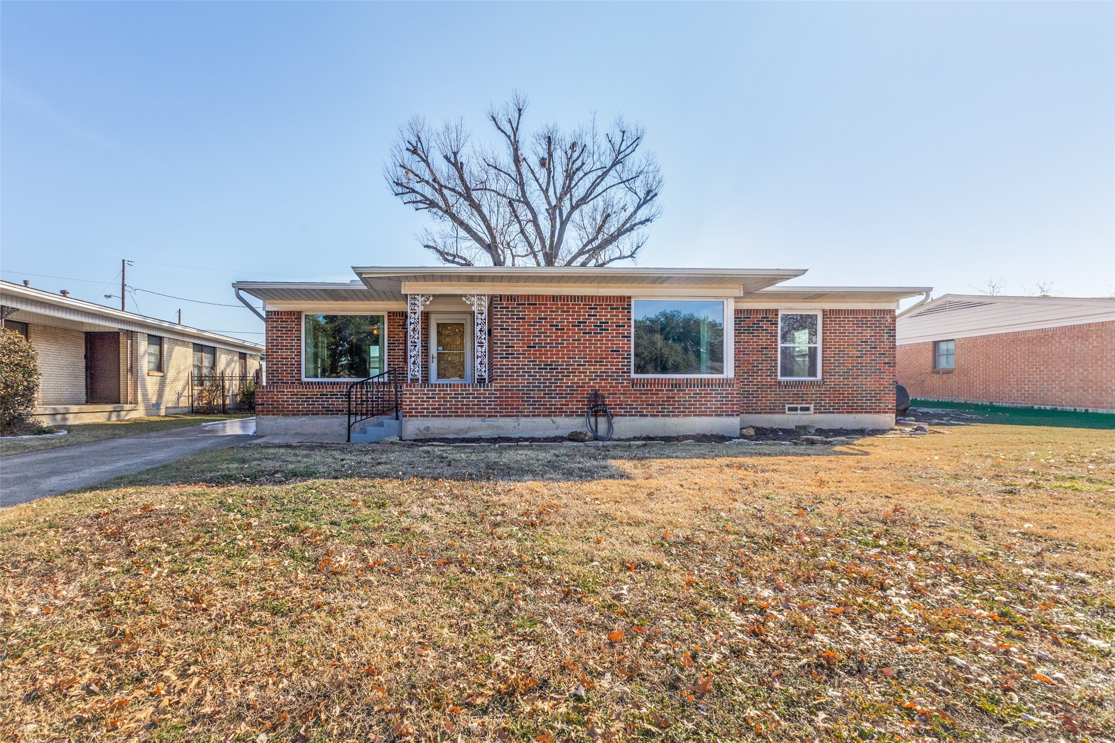 9308 Lindaro Lane Dallas TX 75228