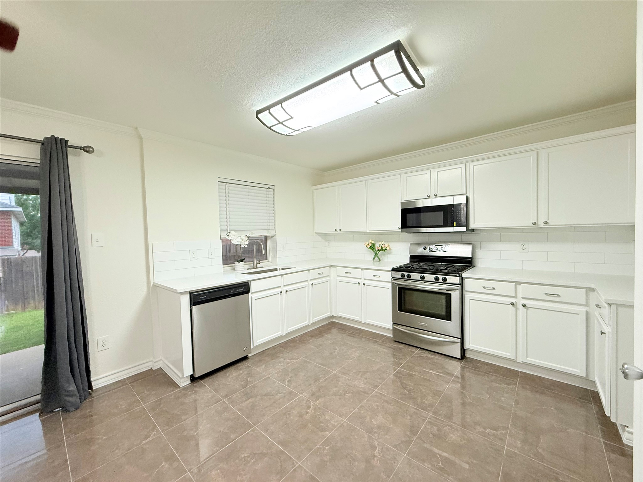 6741 Red Rock Trail Watauga TX 76137