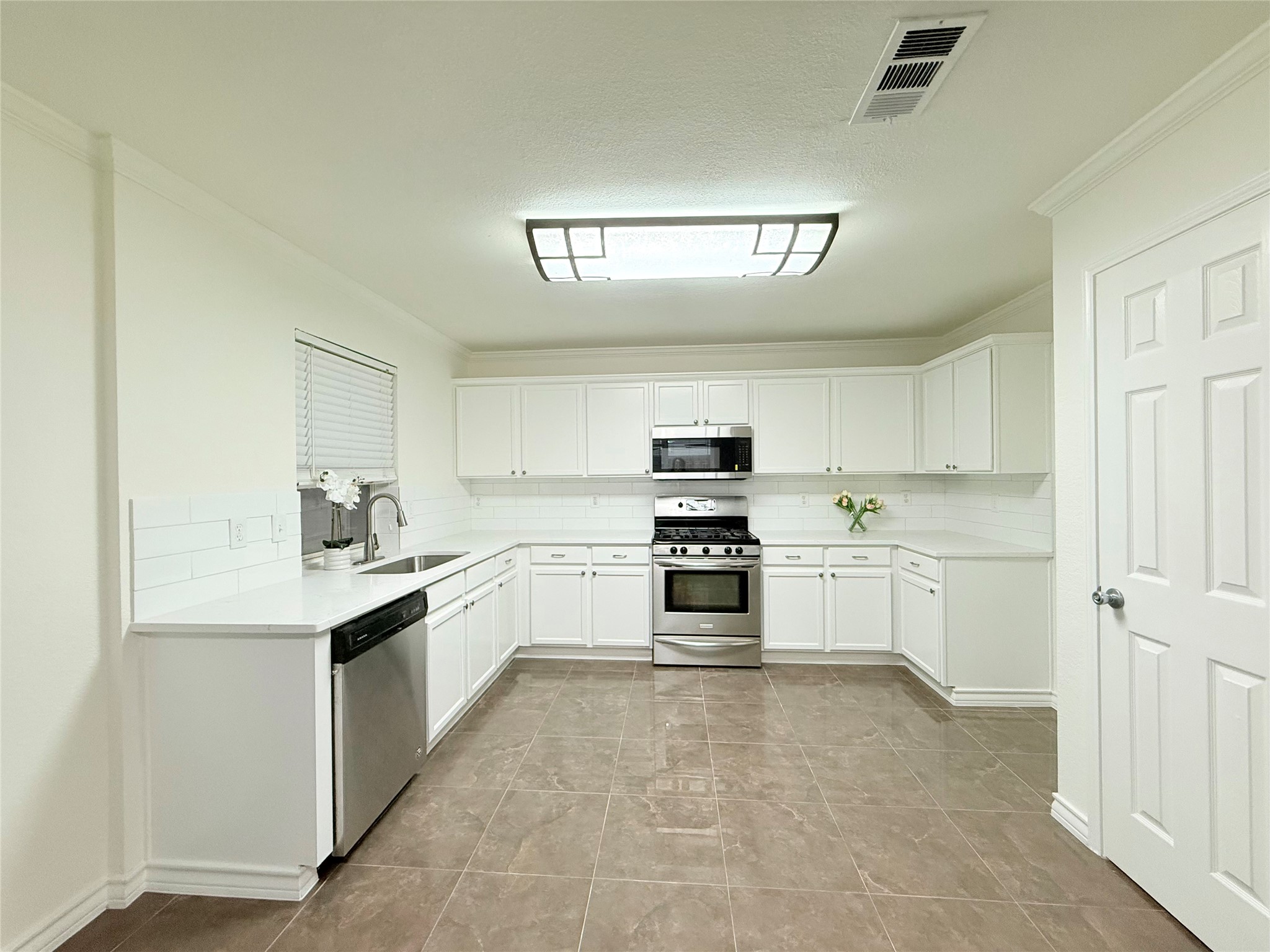 6741 Red Rock Trail Watauga TX 76137