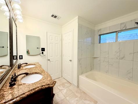 6741 Red Rock Trail Watauga TX 76137